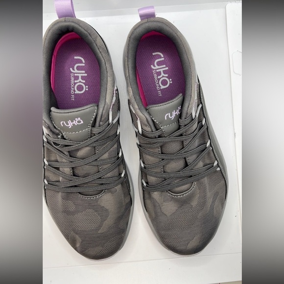 Rykä Fate shoe NEW size 6M Roomy stretch - Picture 1 of 10